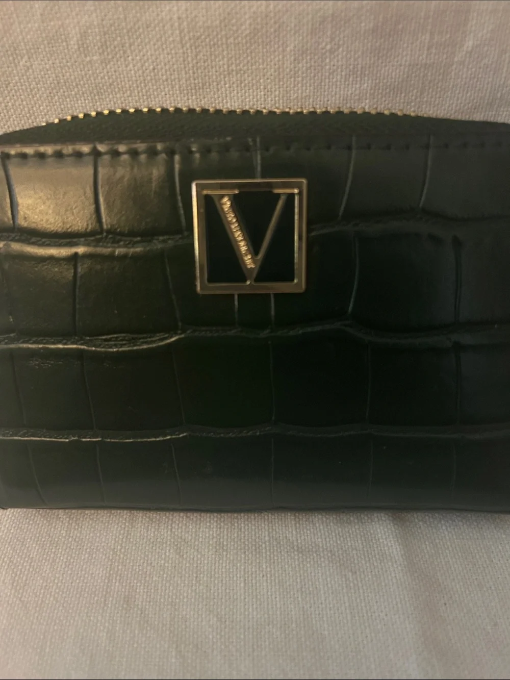 Victoria Secret Dark Green Croc-Embossed Zip Wallet with Gold Logo - Picture 4 of 7